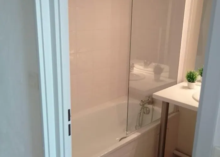 2 Chambres, Piscines, Jeux Exterieurs, Tennis * Barbaste